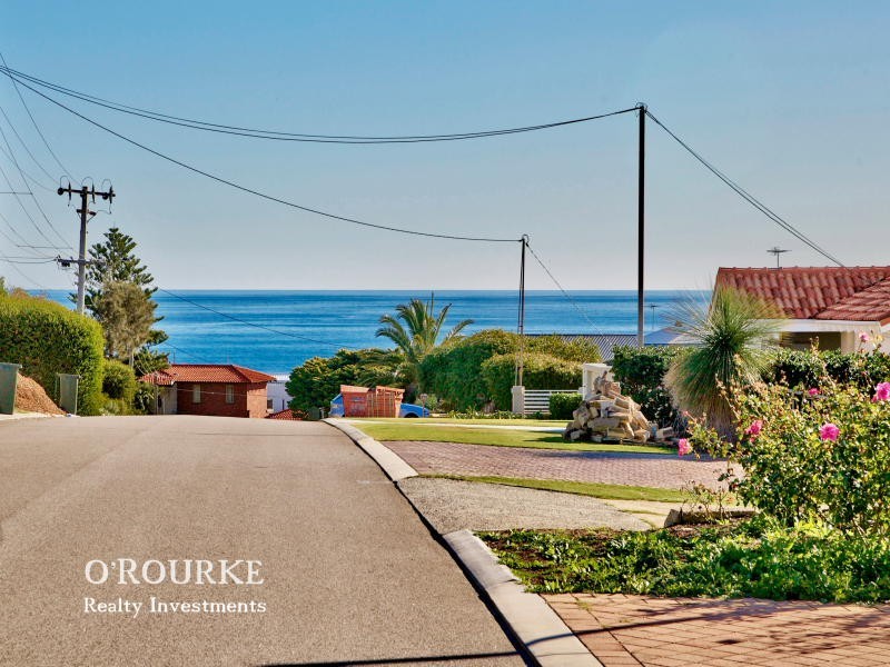 35 King Albert Road, Trigg WA 6029