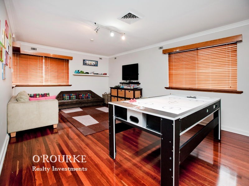 20 Cousins Street, Trigg WA 6029