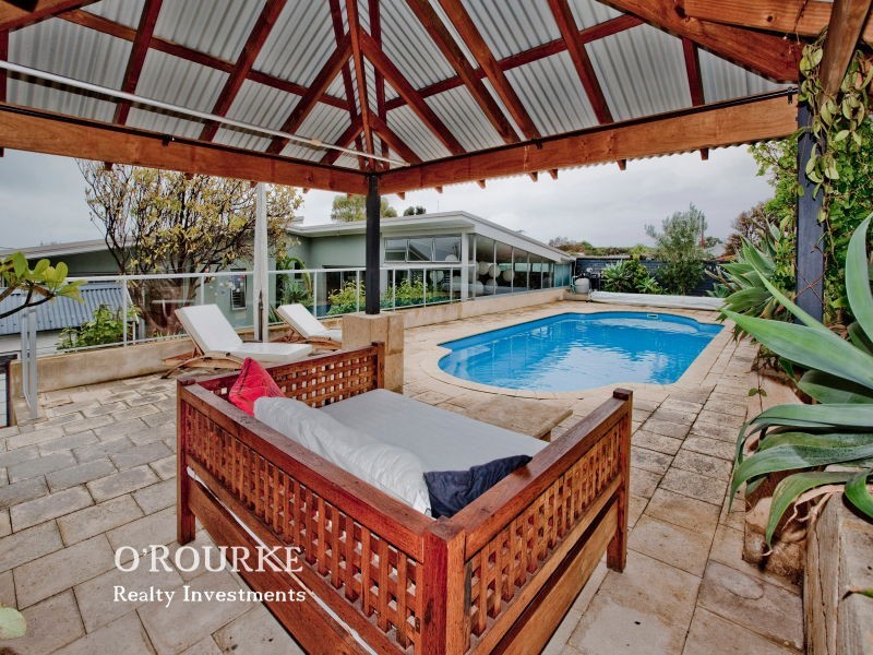 20 Cousins Street, Trigg WA 6029
