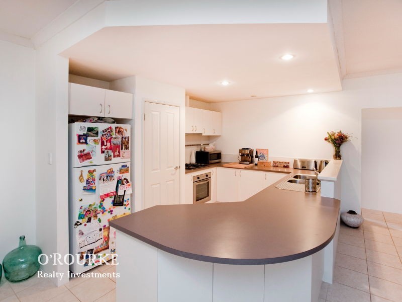 24 b Halley Street, Innaloo WA 6018