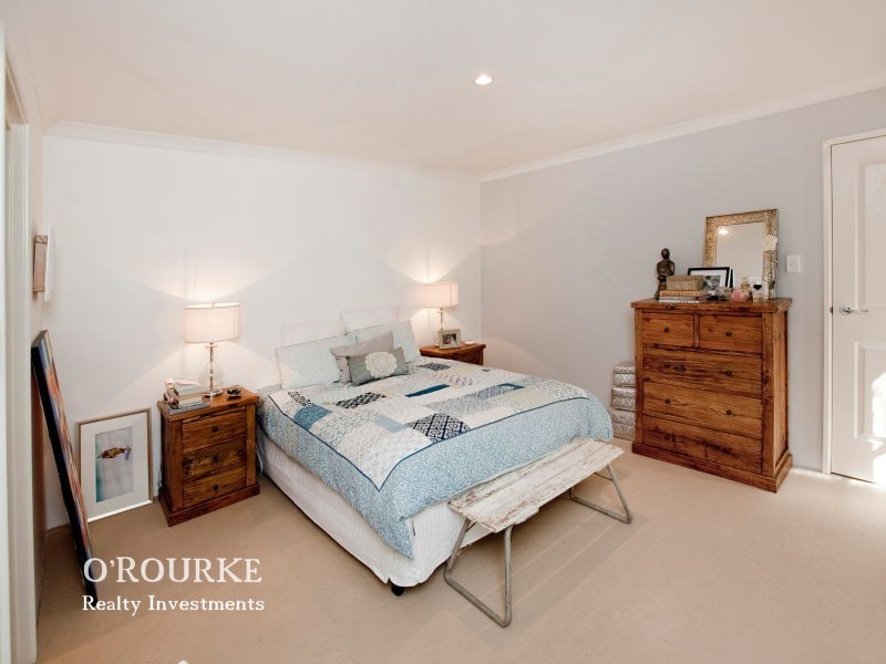 24 b Halley Street, Innaloo WA 6018