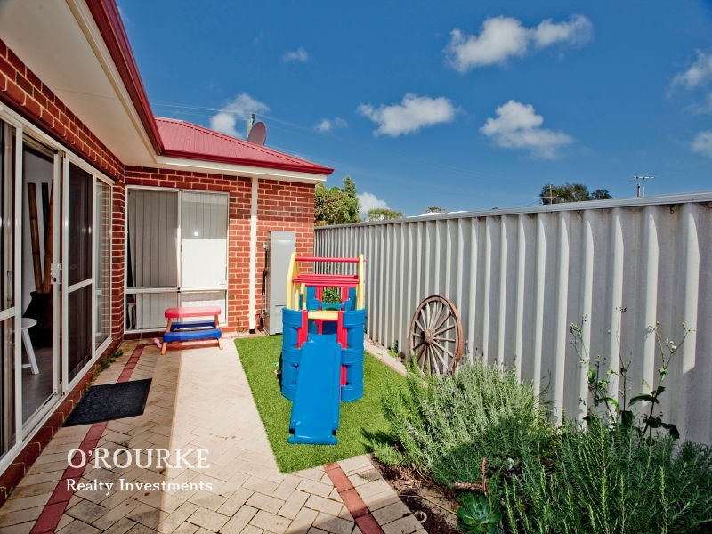 24 b Halley Street, Innaloo WA 6018