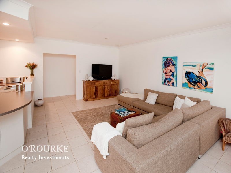 24 b Halley Street, Innaloo WA 6018