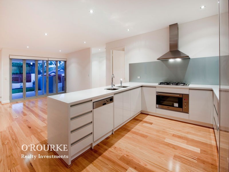 41 Paris Way, Karrinyup WA 6018