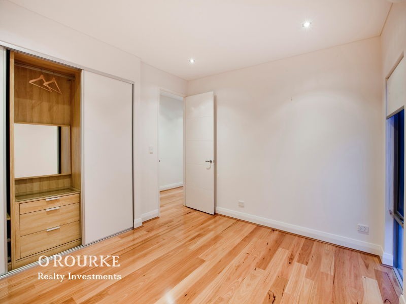 41 Paris Way, Karrinyup WA 6018