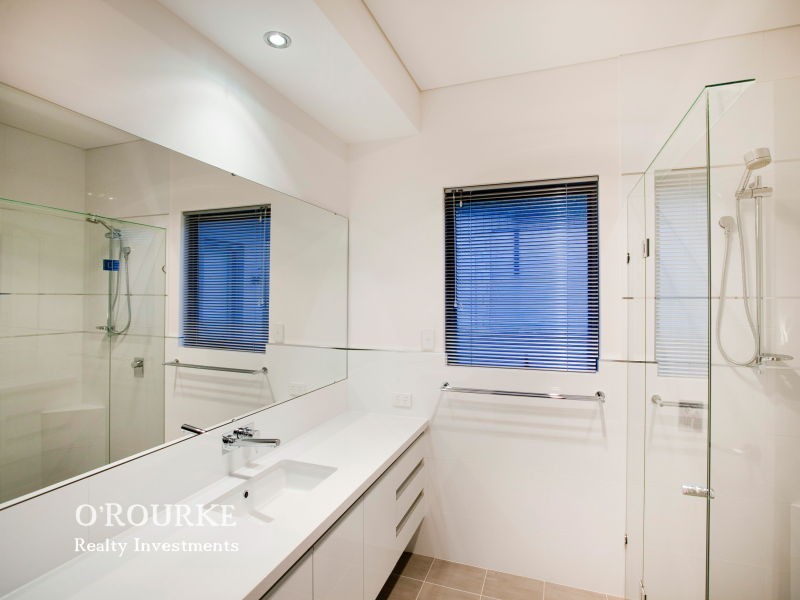 41 Paris Way, Karrinyup WA 6018