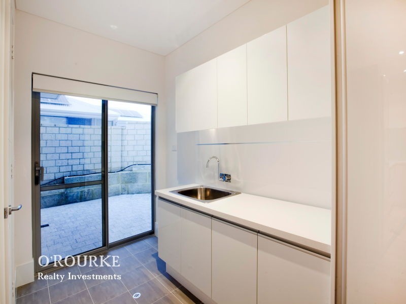 41 Paris Way, Karrinyup WA 6018