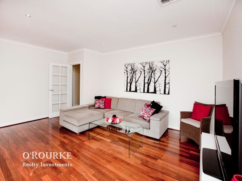 20 Phillips Grove, Innaloo WA 6018