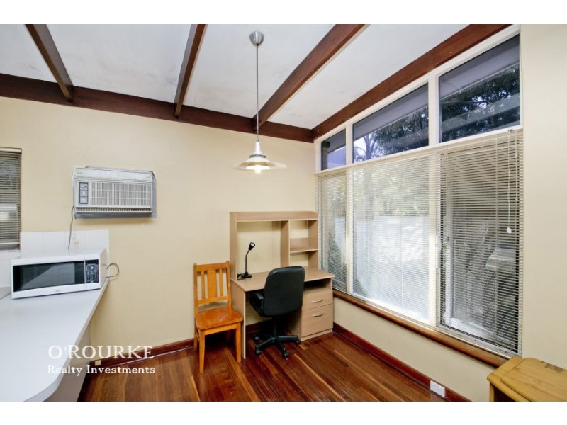 76 Arnott Street, Trigg WA 6029