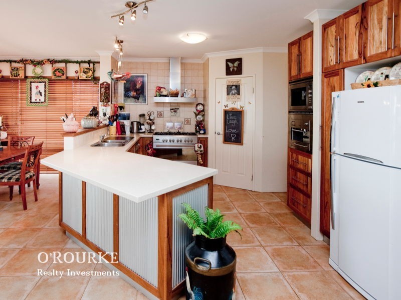 3 Roxton Way, Darch WA 6065