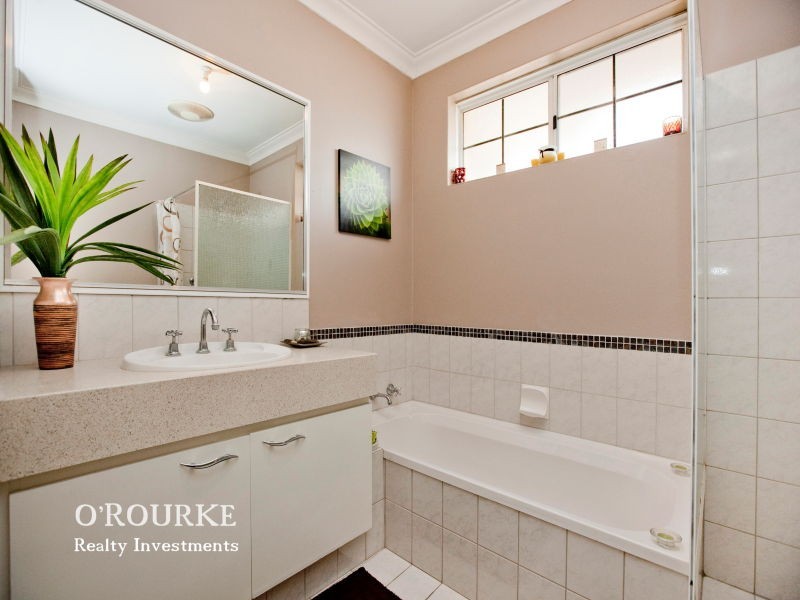 1/8 Vermont Street, Nollamara WA 6061