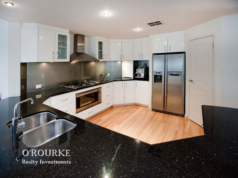 2 Avalon Rise, Carine WA 6020