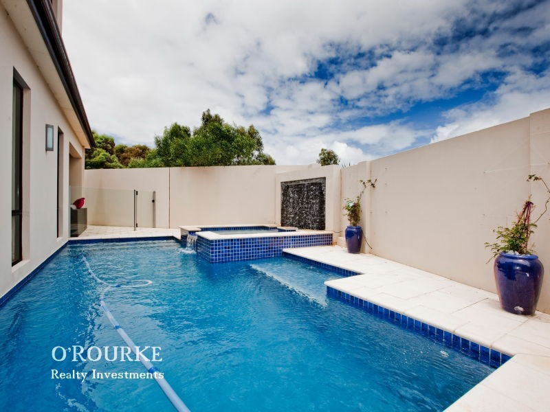 2 Avalon Rise, Carine WA 6020
