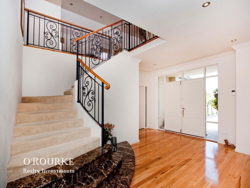 2 Avalon Rise, Carine WA 6020