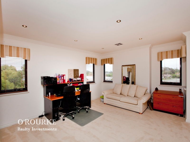 2 Avalon Rise, Carine WA 6020
