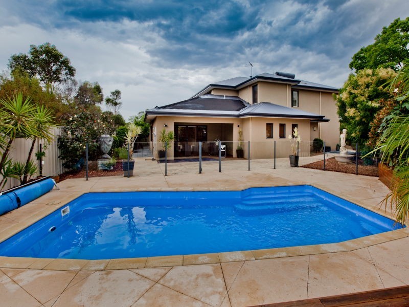 16 Wessex Street, Carine WA 6020