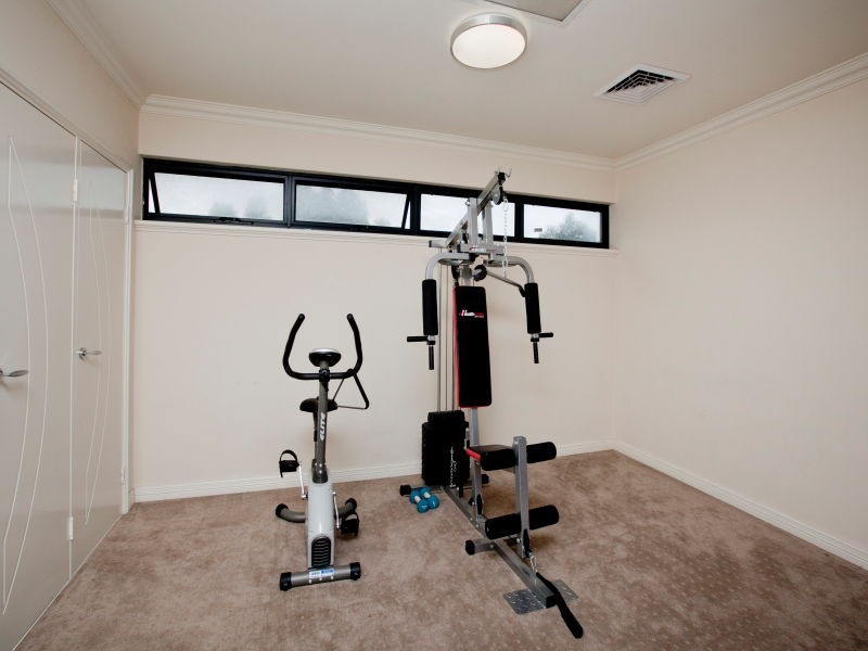 16 Wessex Street, Carine WA 6020