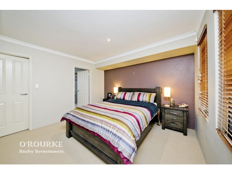 16 b Diana Street, Innaloo WA 6018