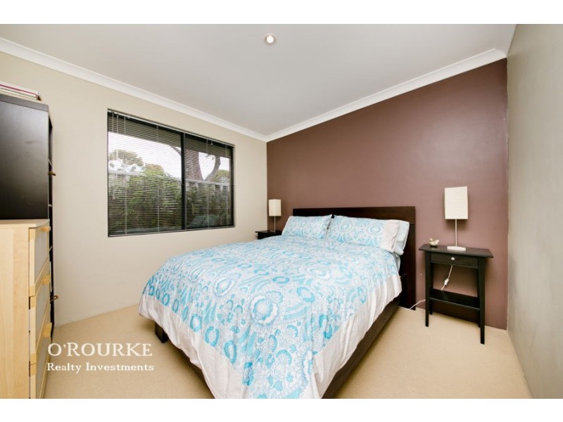 16 b Diana Street, Innaloo WA 6018