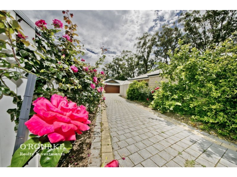 16 b Diana Street, Innaloo WA 6018