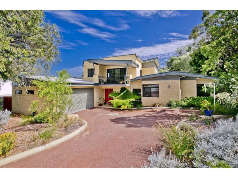 11 Crabbe Place, Karrinyup WA 6018
