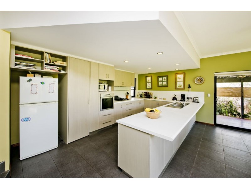 11 Crabbe Place, Karrinyup WA 6018