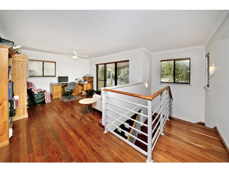 11 Crabbe Place, Karrinyup WA 6018