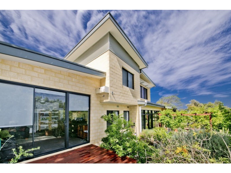 11 Crabbe Place, Karrinyup WA 6018