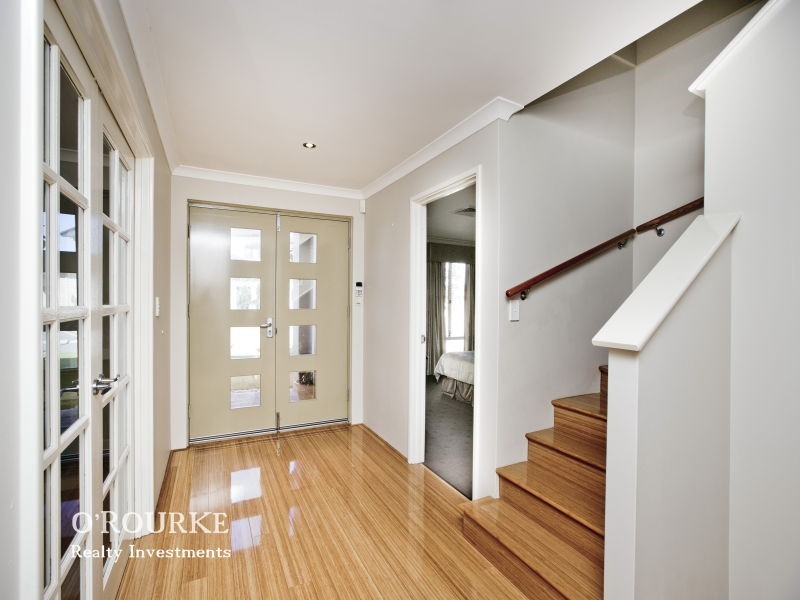 6 Turtle Way, Stirling WA 6021