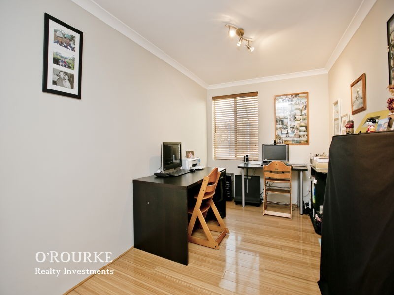 6 Turtle Way, Stirling WA 6021