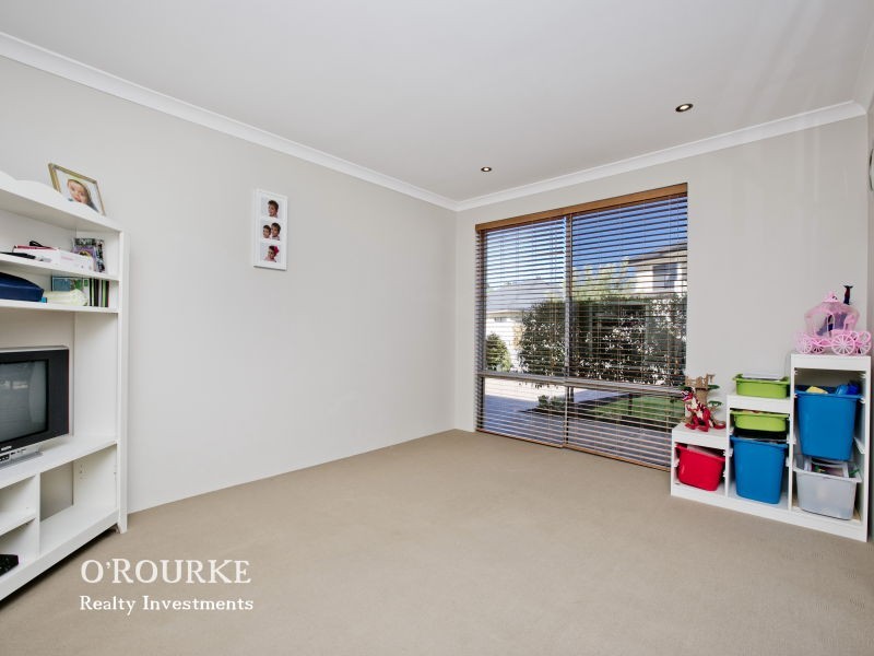 6 Turtle Way, Stirling WA 6021