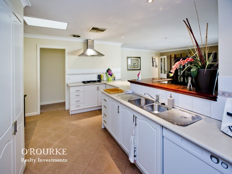 17 Galahad way, Carine WA 6020