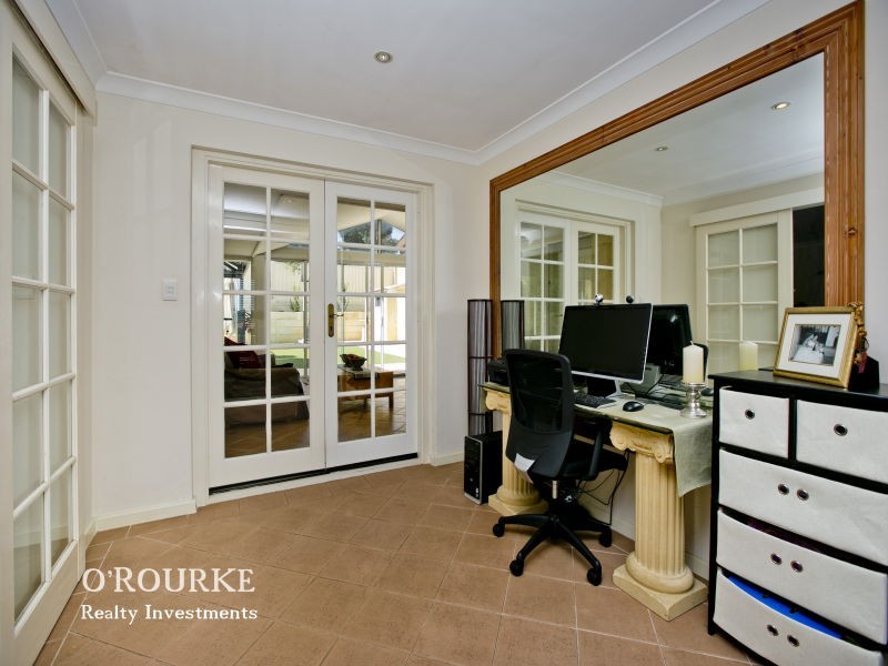 17 Galahad way, Carine WA 6020
