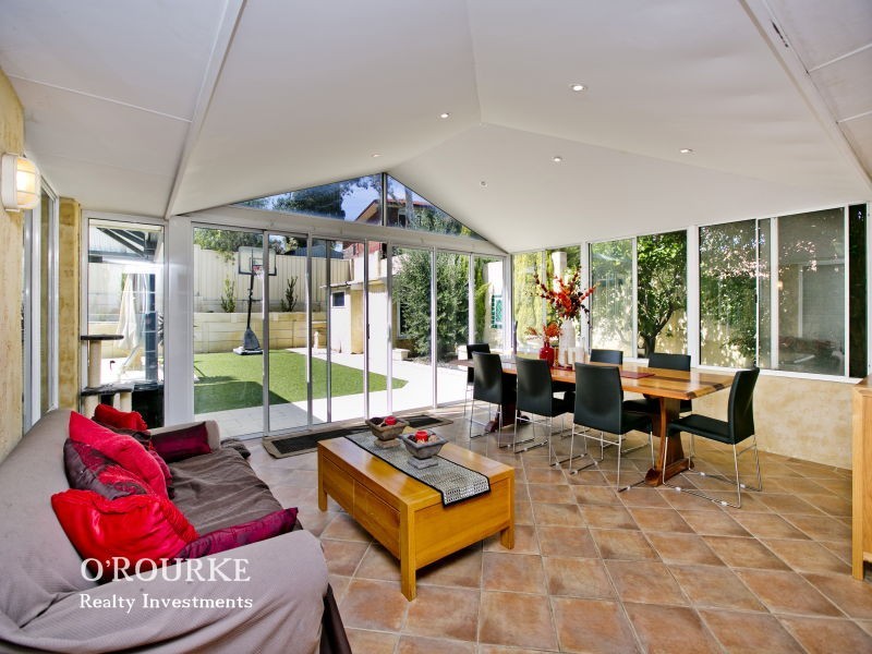 17 Galahad way, Carine WA 6020