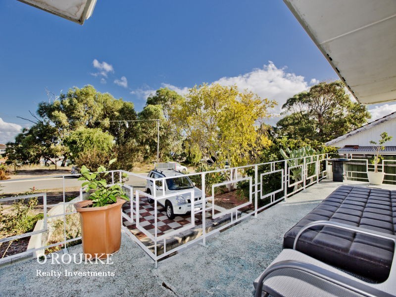 4 Wheeler Road, Karrinyup WA 6018