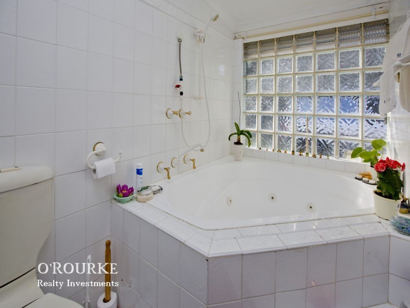 4 Wheeler Road, Karrinyup WA 6018