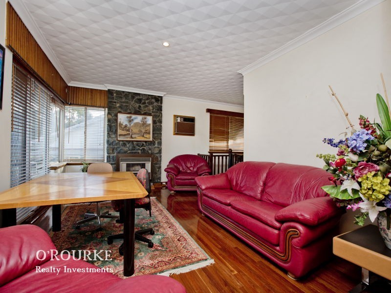 4 Wheeler Road, Karrinyup WA 6018