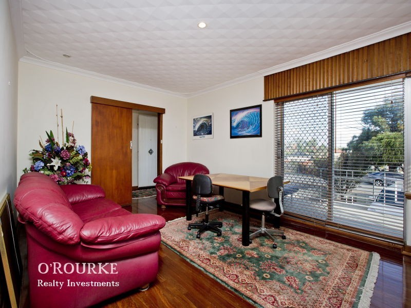 4 Wheeler Road, Karrinyup WA 6018