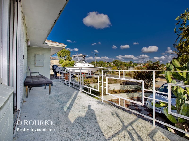 4 Wheeler Road, Karrinyup WA 6018