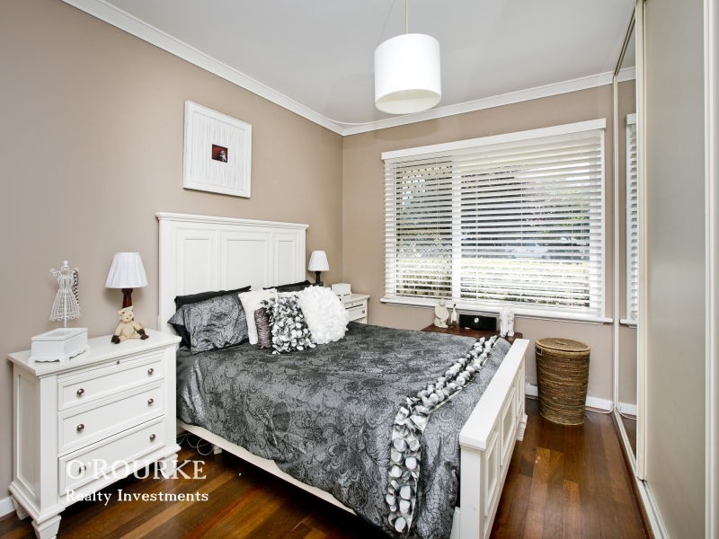 12 Croxton Place, Stirling WA 6021