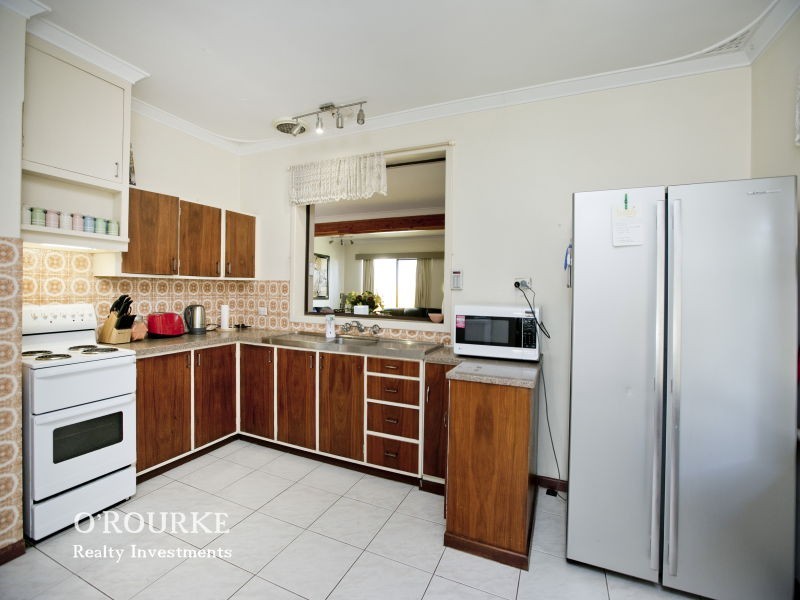 12 Croxton Place, Stirling WA 6021