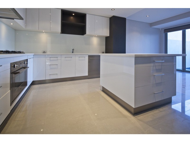 2 Alba Lane, City Beach WA 6015