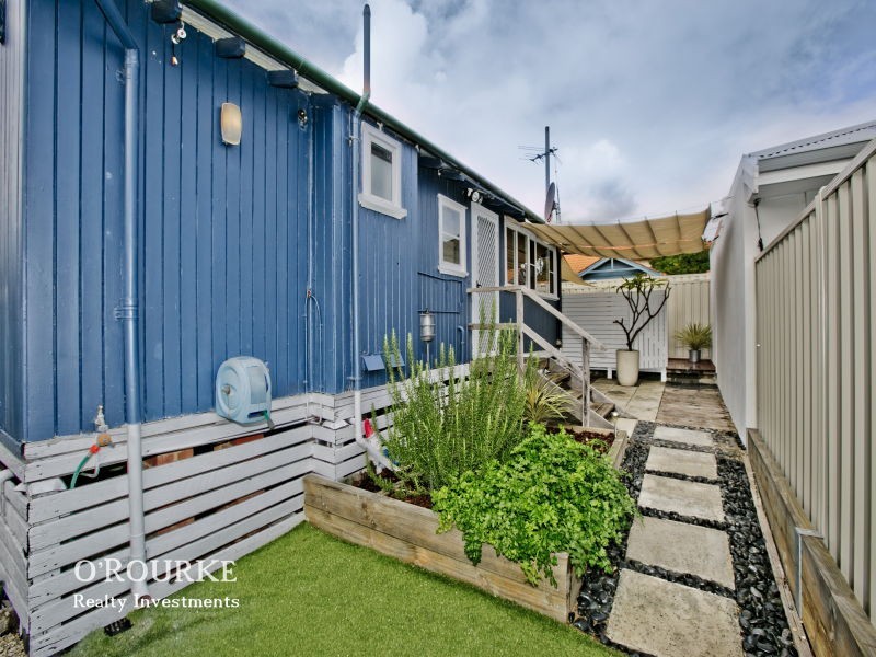 213 Huntriss Road, Doubleview WA 6018