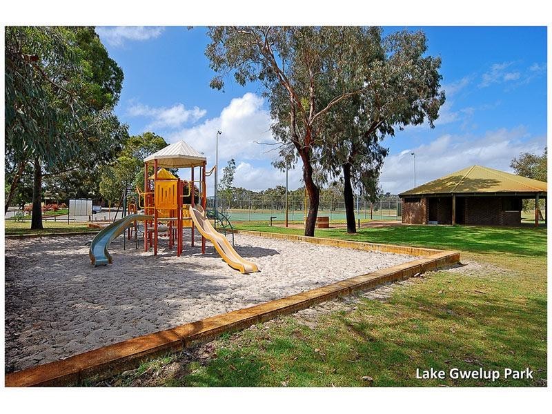 7 Panton Crescent, Karrinyup WA 6018