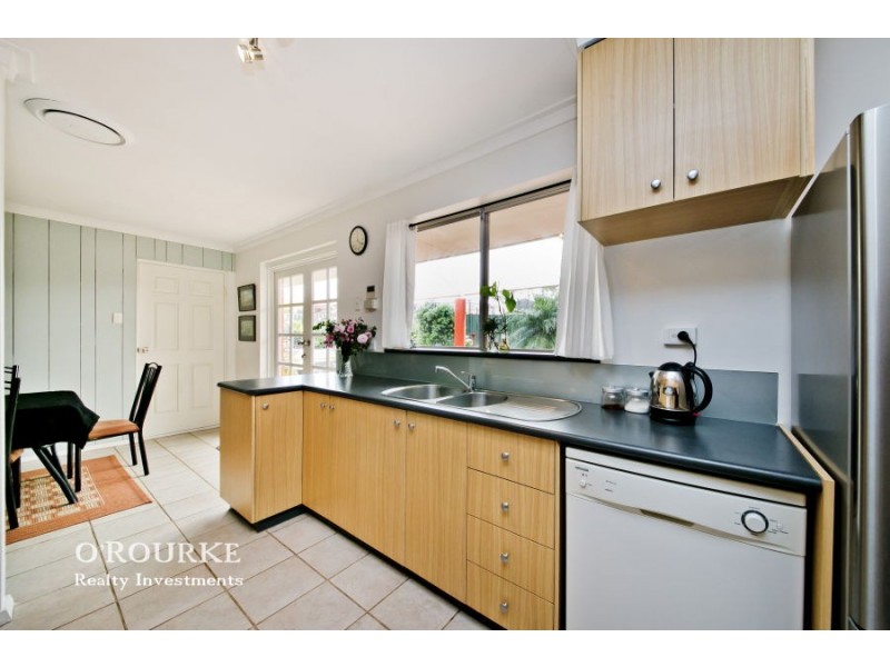 25 Rowsley Way, Carine WA 6020