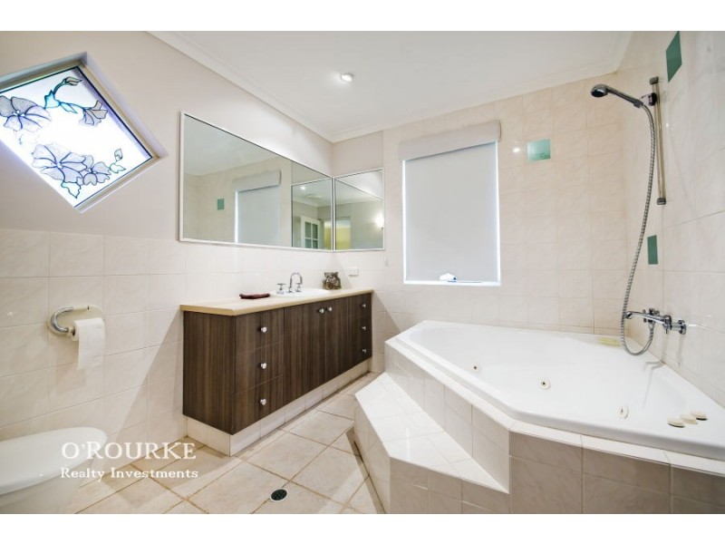 25 Rowsley Way, Carine WA 6020