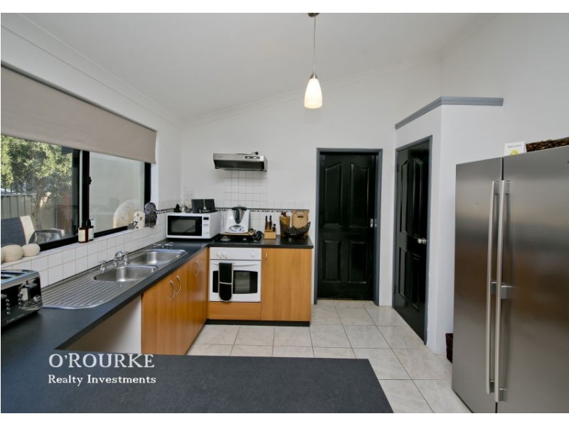 205 b Woodside Street, Doubleview WA 6018