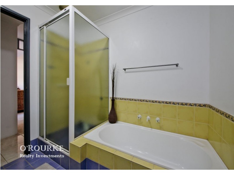 205 b Woodside Street, Doubleview WA 6018