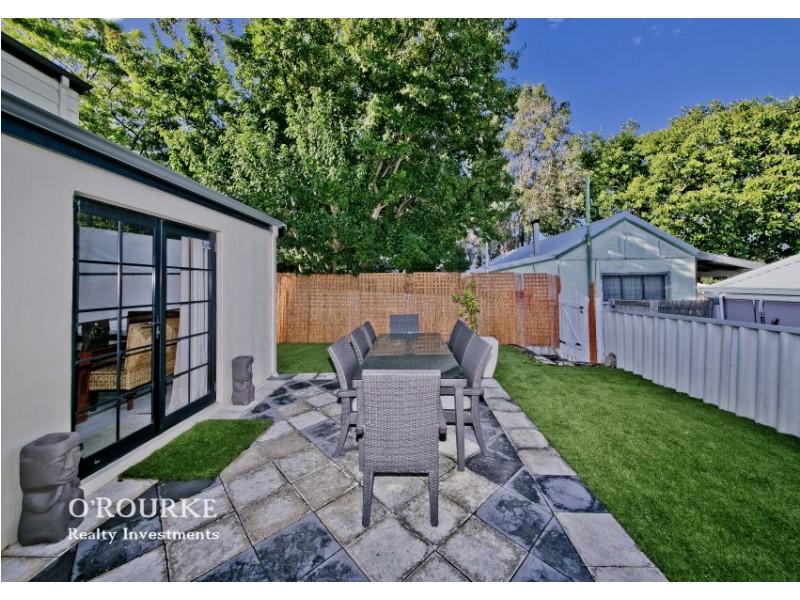 205 b Woodside Street, Doubleview WA 6018