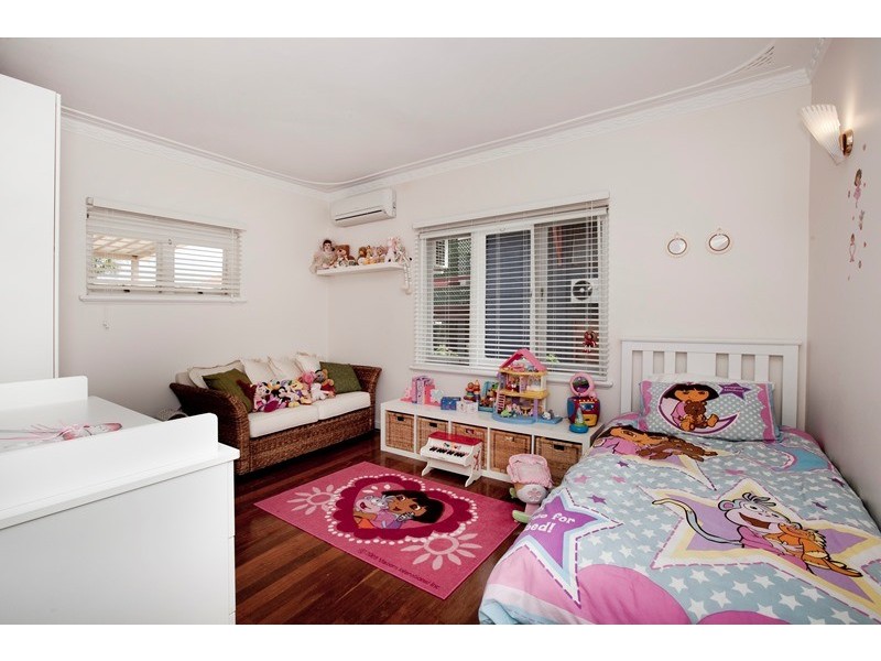 14 Haysom Street, Trigg WA 6029